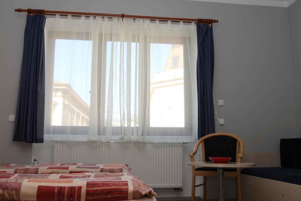 Penzion Markéta Chrudim Esterno foto
